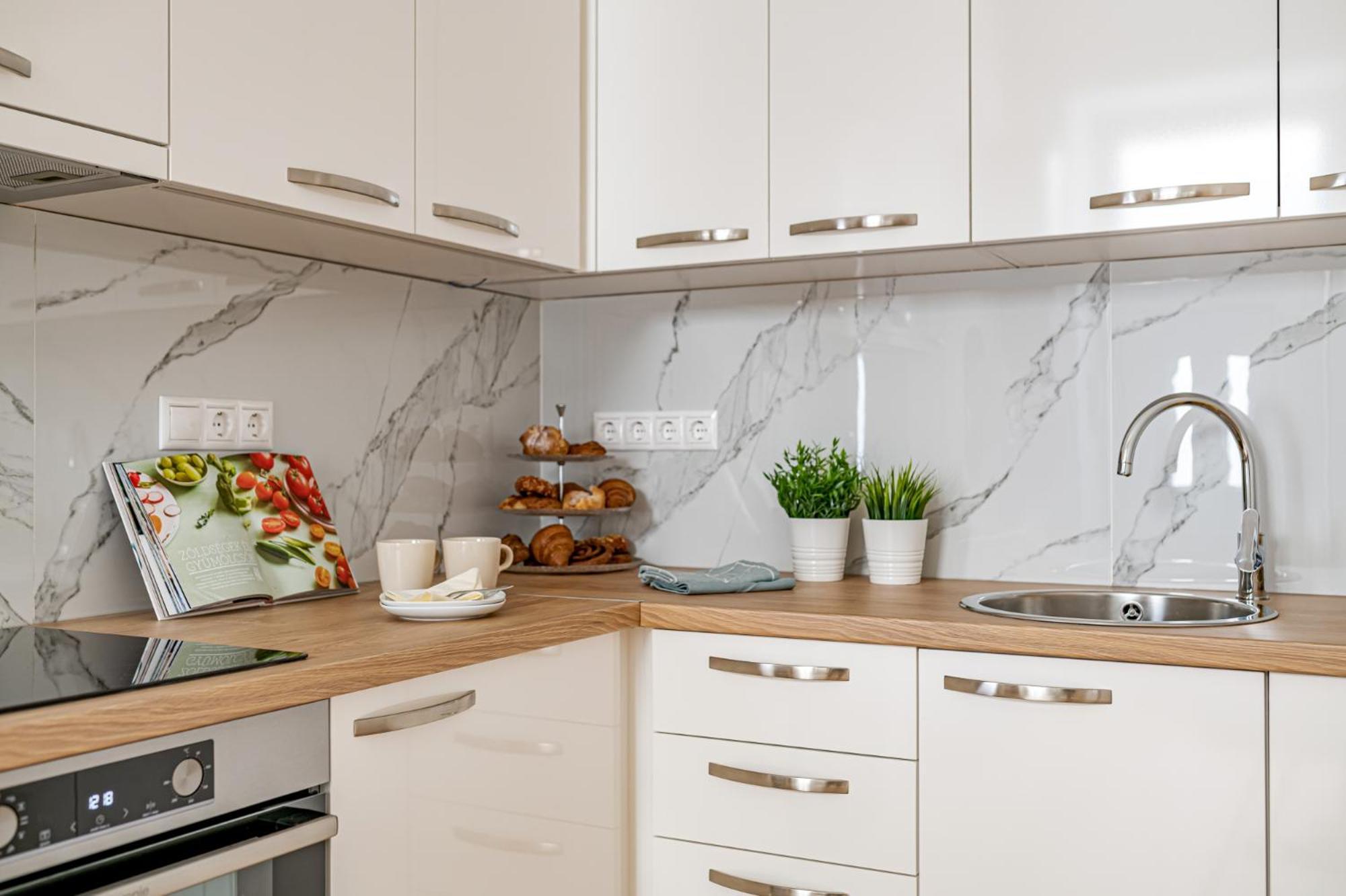 Kr16 Apartment - Hostaid Budapest Bagian luar foto